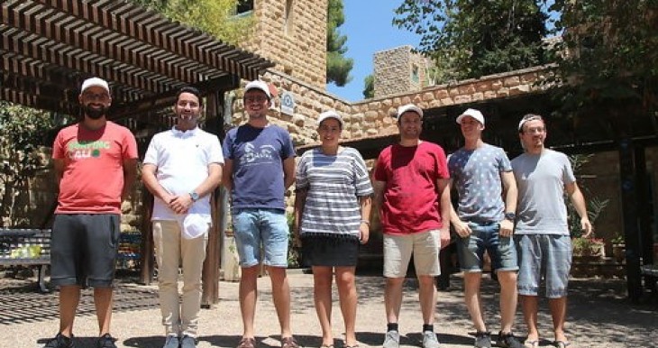 אחים עולים ולומדים בעקבות אחיהם באולפן עציון ירושלים